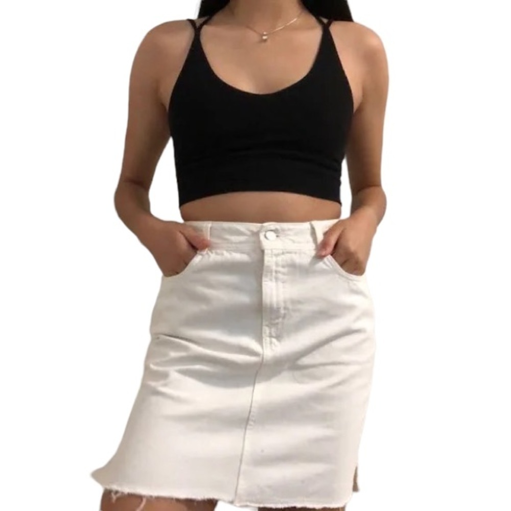 BANANA Republic white skirt with bottom fray